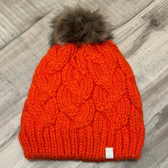 DKNY Accessories - Women’s DKNY Cable Knit Beanie